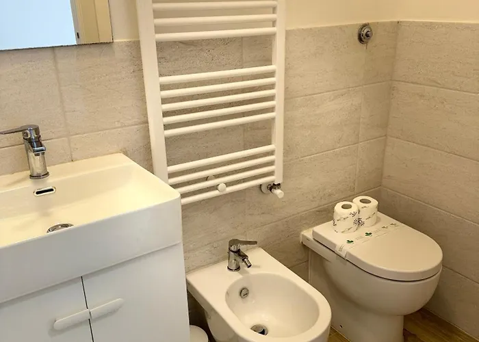 Cerreto Housing Pensión Roma